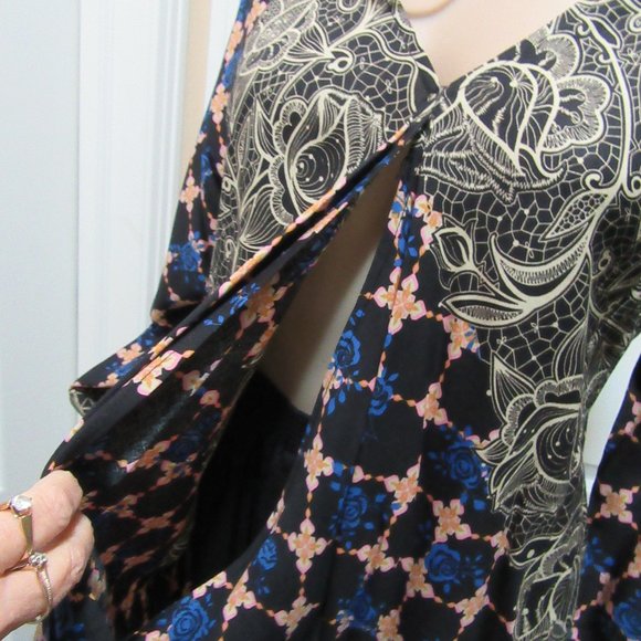 New L/ S Ladies Blouse Look no buttons M & L - Picture 15 of 15